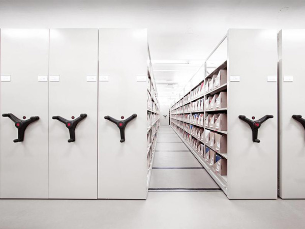 2-4-1-High-Density-Mobile-Shelving_Manual-High-Density-Mobile-Shelving-Systems