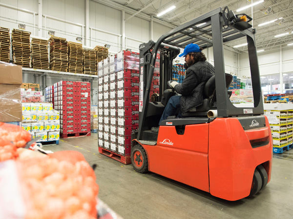 4-1-5-Applications_Industrial-Manufacturing_Food-Processing_Electric-Forklifts