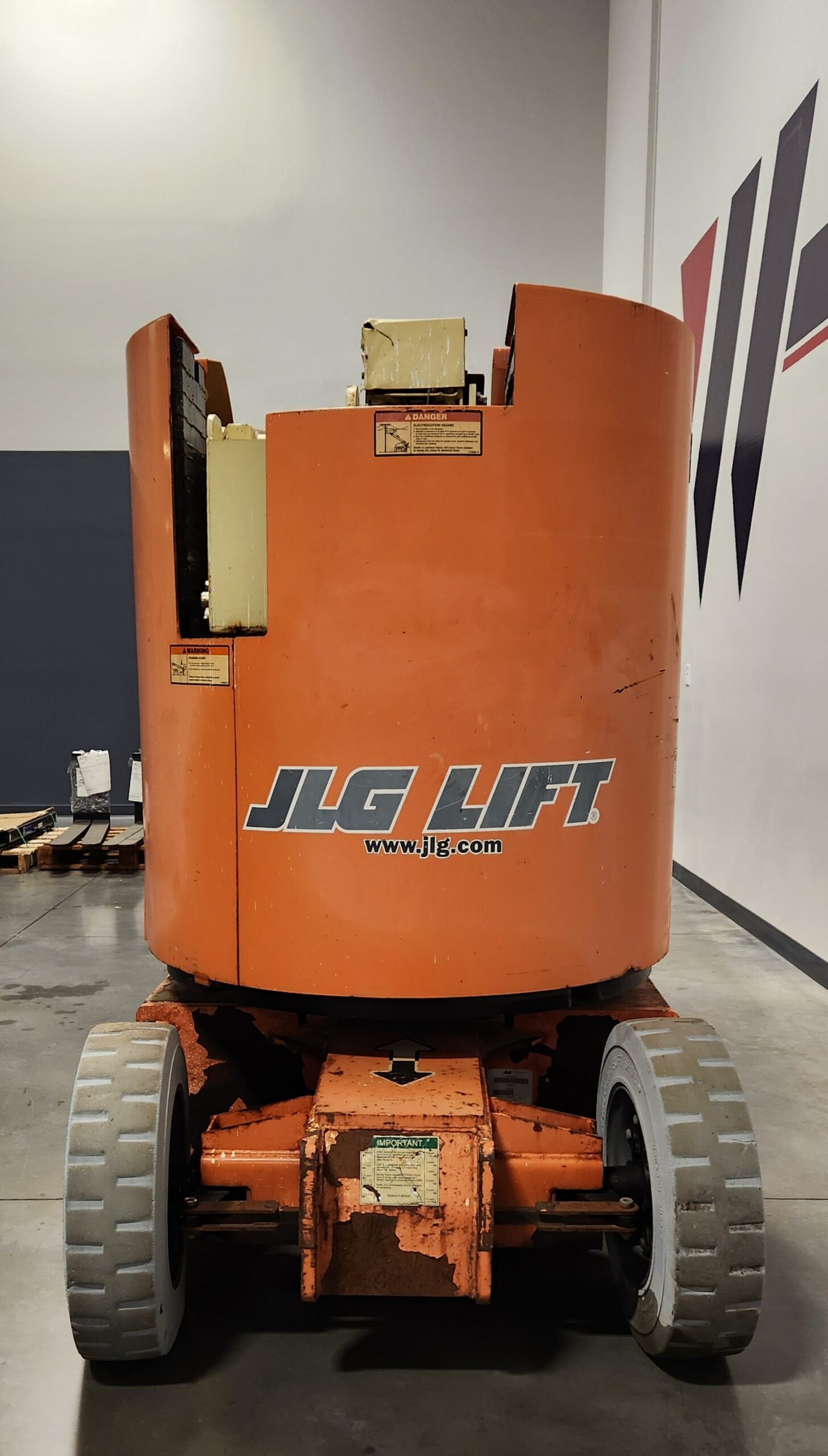JLG - E300AJP