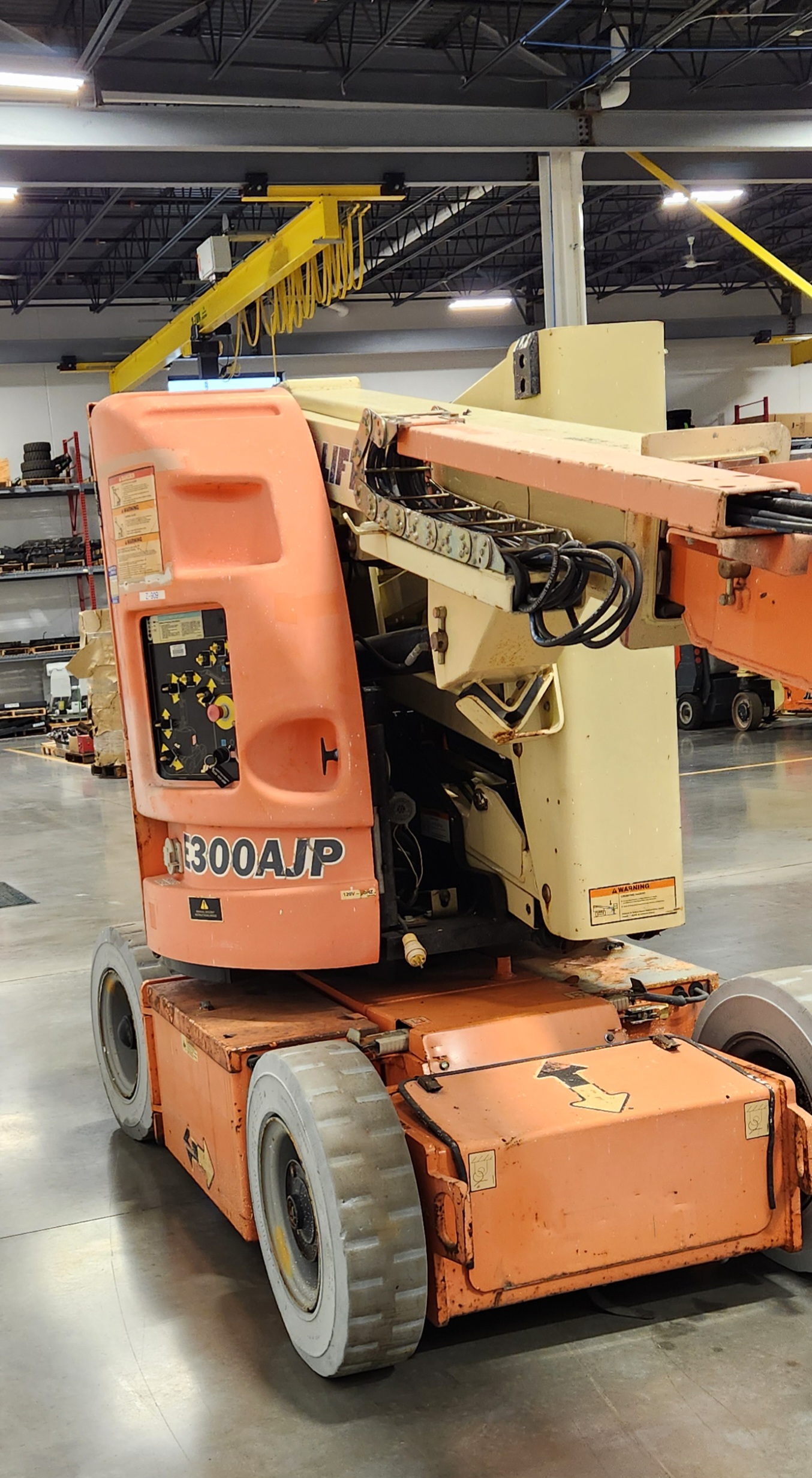 JLG - E300AJP - Image 5