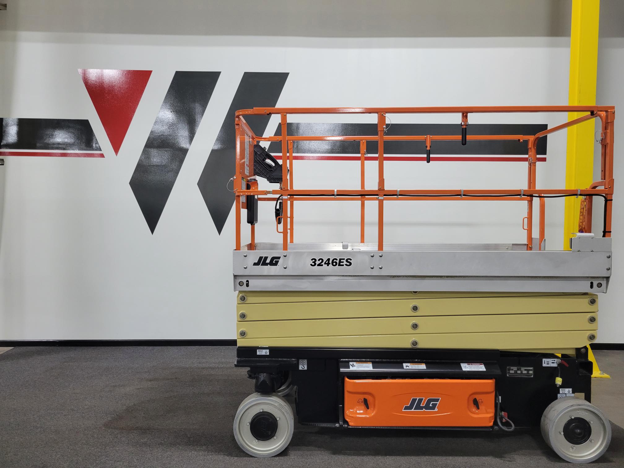 JLG - 3246ES