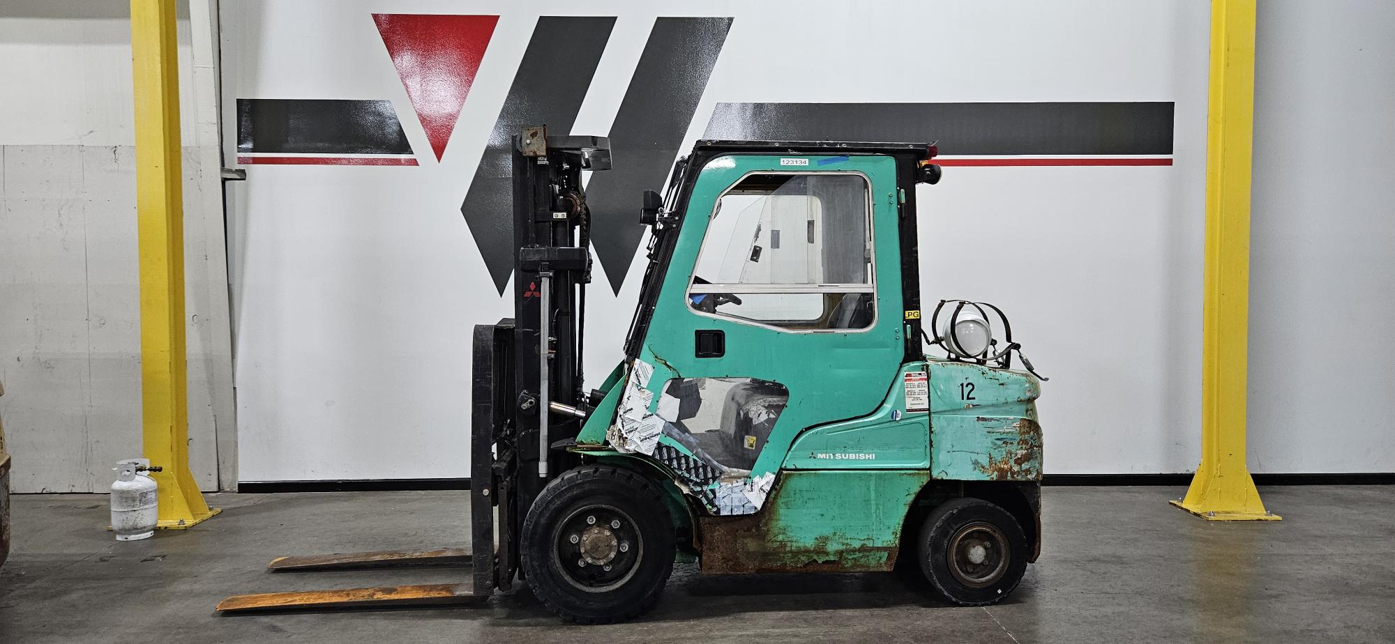 Mitsubishi - FG30N-LE